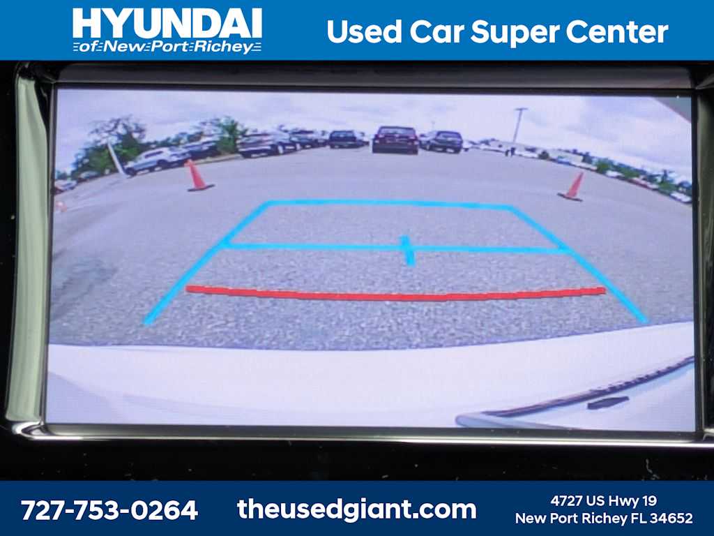 Thumbnail: 2018 Toyota Prius c - 21