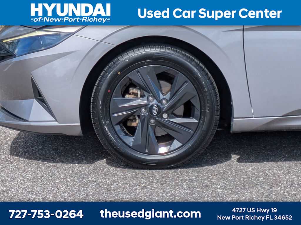 Thumbnail: 2022 Hyundai Elantra - 8