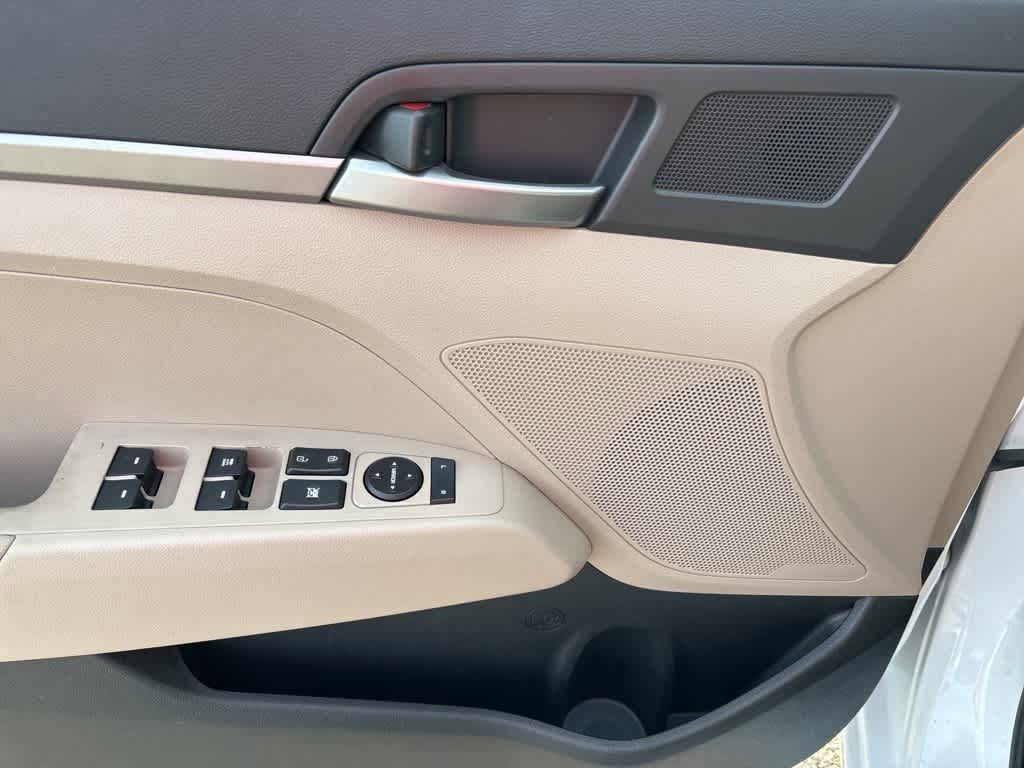 Thumbnail: 2018 Hyundai Elantra - 10