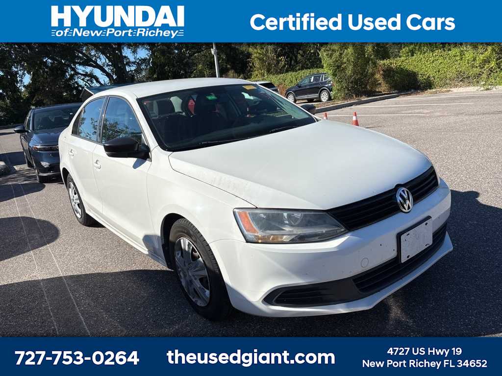 Thumbnail: 2013 Volkswagen Jetta - 4