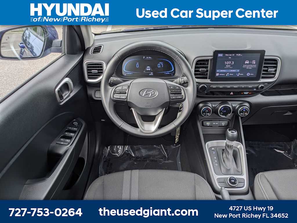Thumbnail: 2023 Hyundai Venue - 16