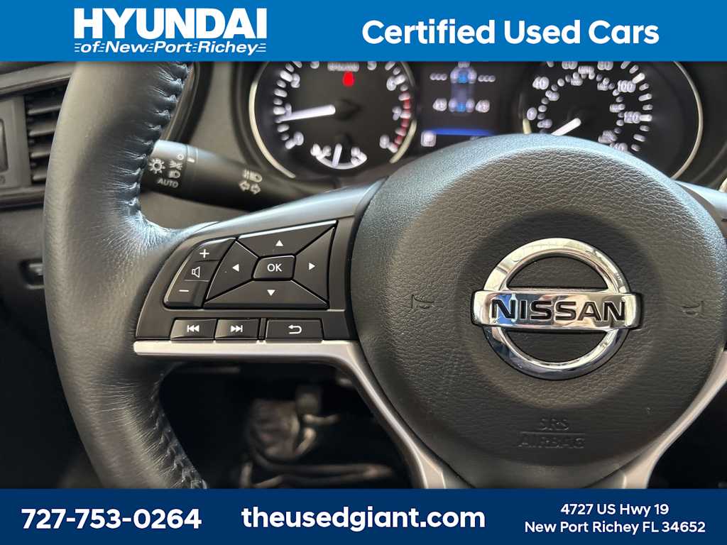 2018 Nissan Rogue SV 26