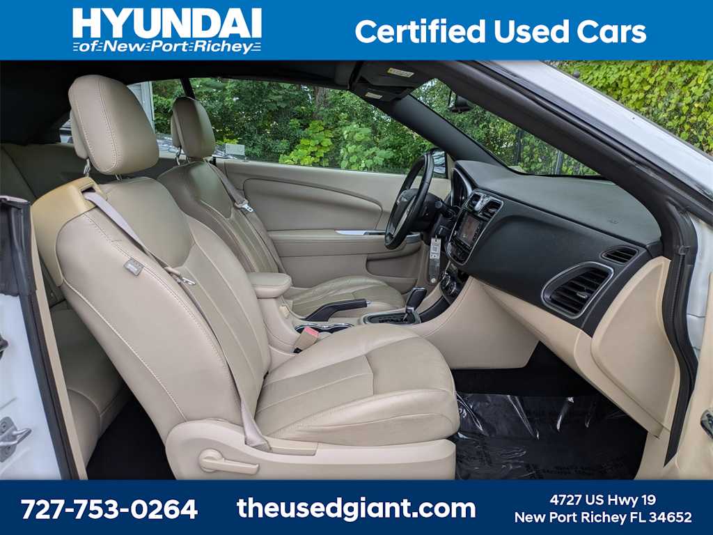 Thumbnail: 2011 Chrysler 200 - 15