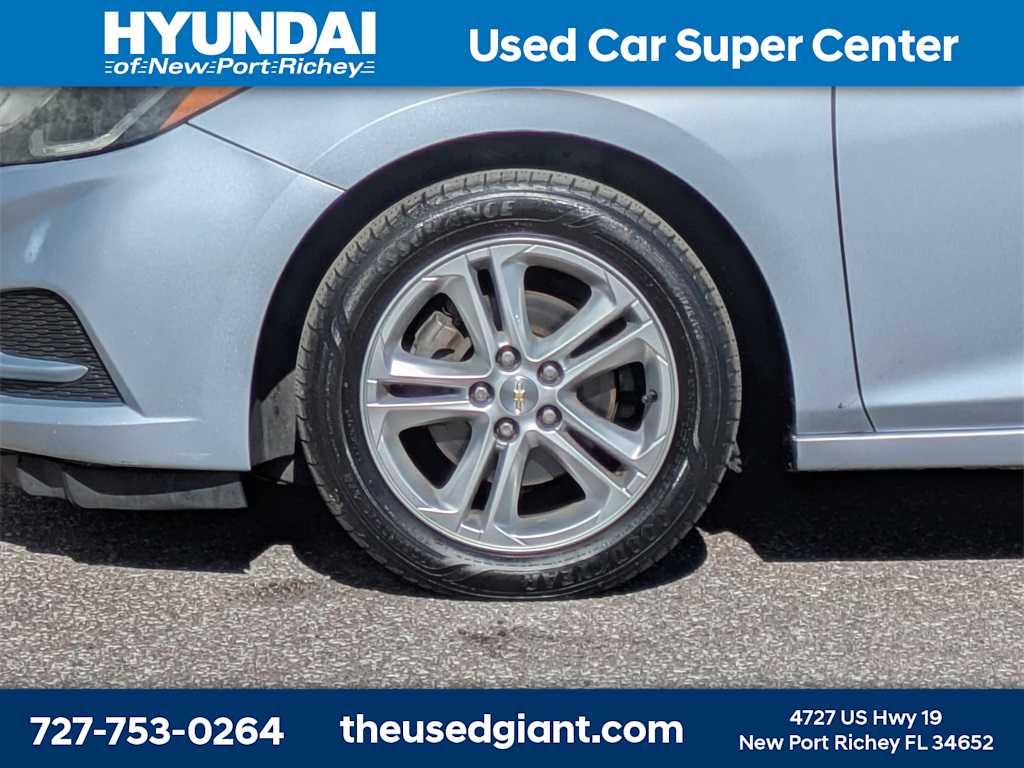 Thumbnail: 2018 Chevrolet Cruze - 10