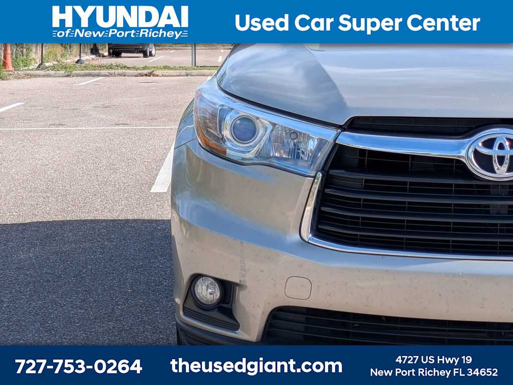 Thumbnail: 2016 Toyota Highlander - 9