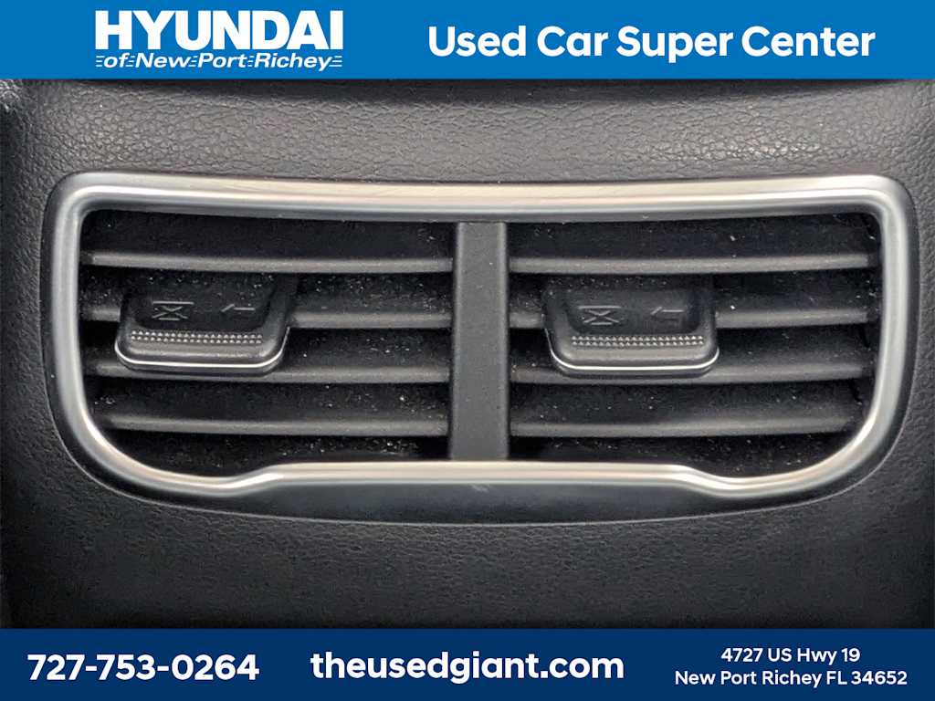 Thumbnail: 2022 Hyundai Santa Fe - 16