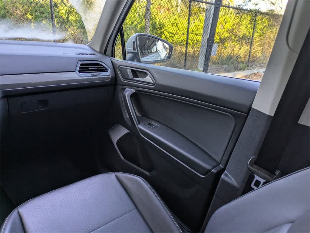 Thumbnail: 2021 Volkswagen Tiguan - 22