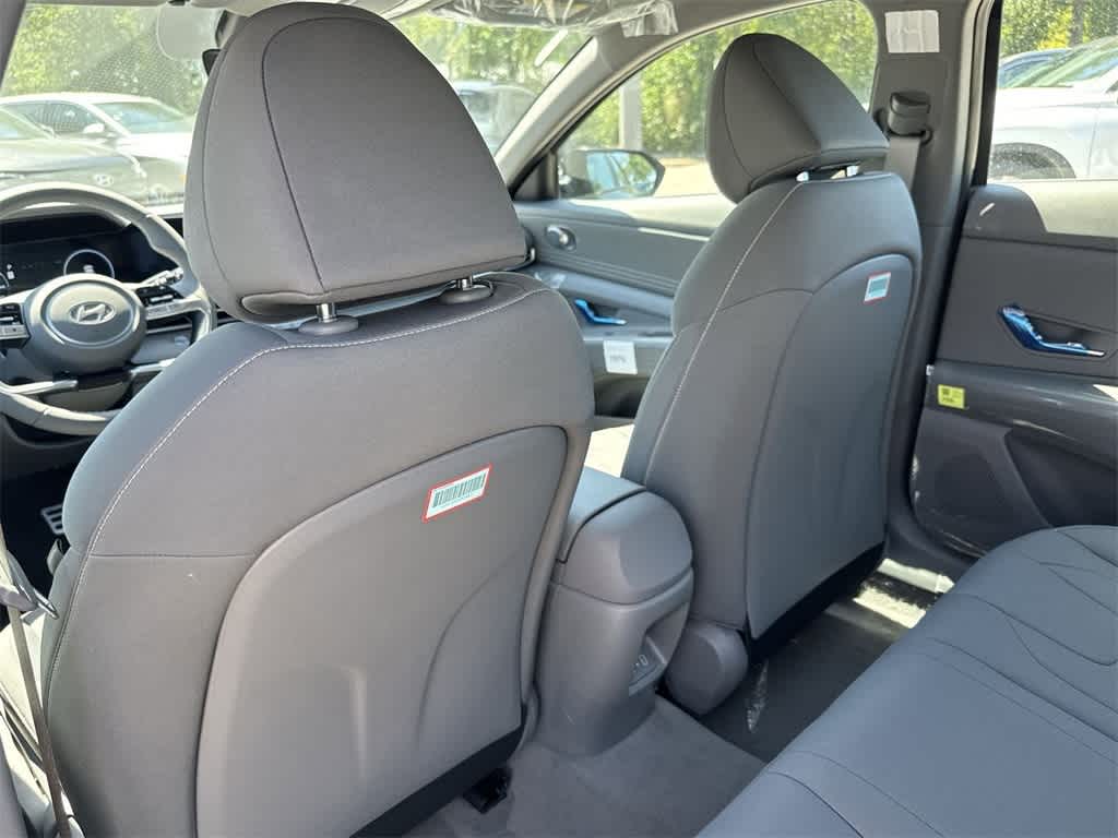 Thumbnail: 2025 Hyundai Elantra - 17