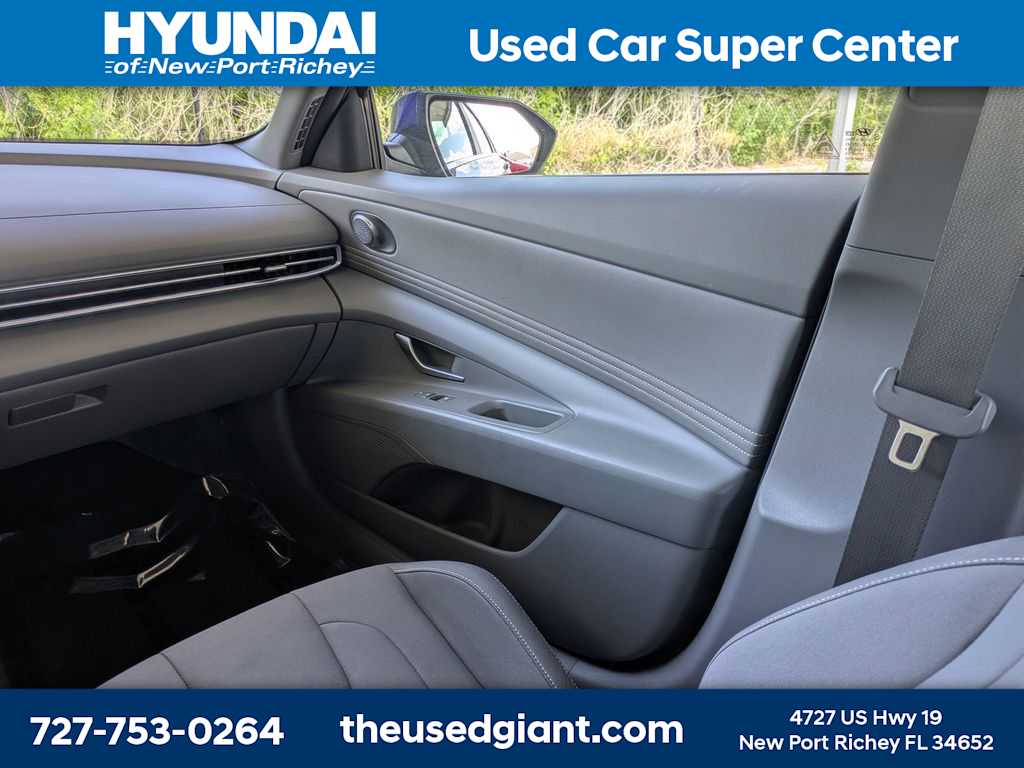 Thumbnail: 2025 Hyundai Elantra - 17