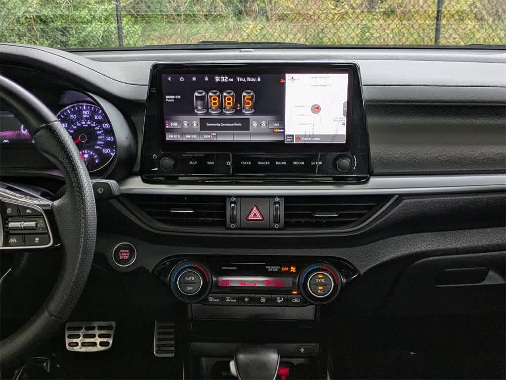 Thumbnail: 2022 Kia Forte - 18