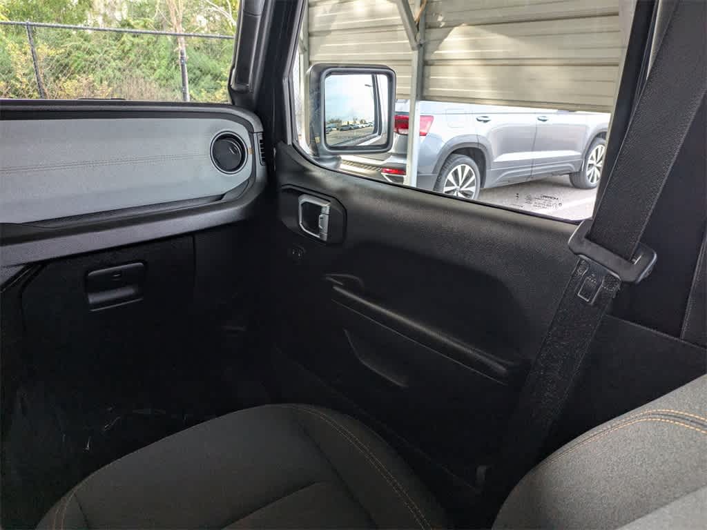 Thumbnail: 2025 Jeep Wrangler - 19