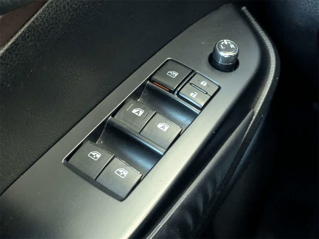 Thumbnail: 2014 Toyota Highlander - 35