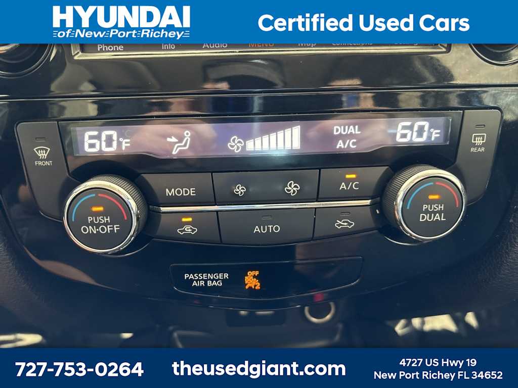 2018 Nissan Rogue SV 32