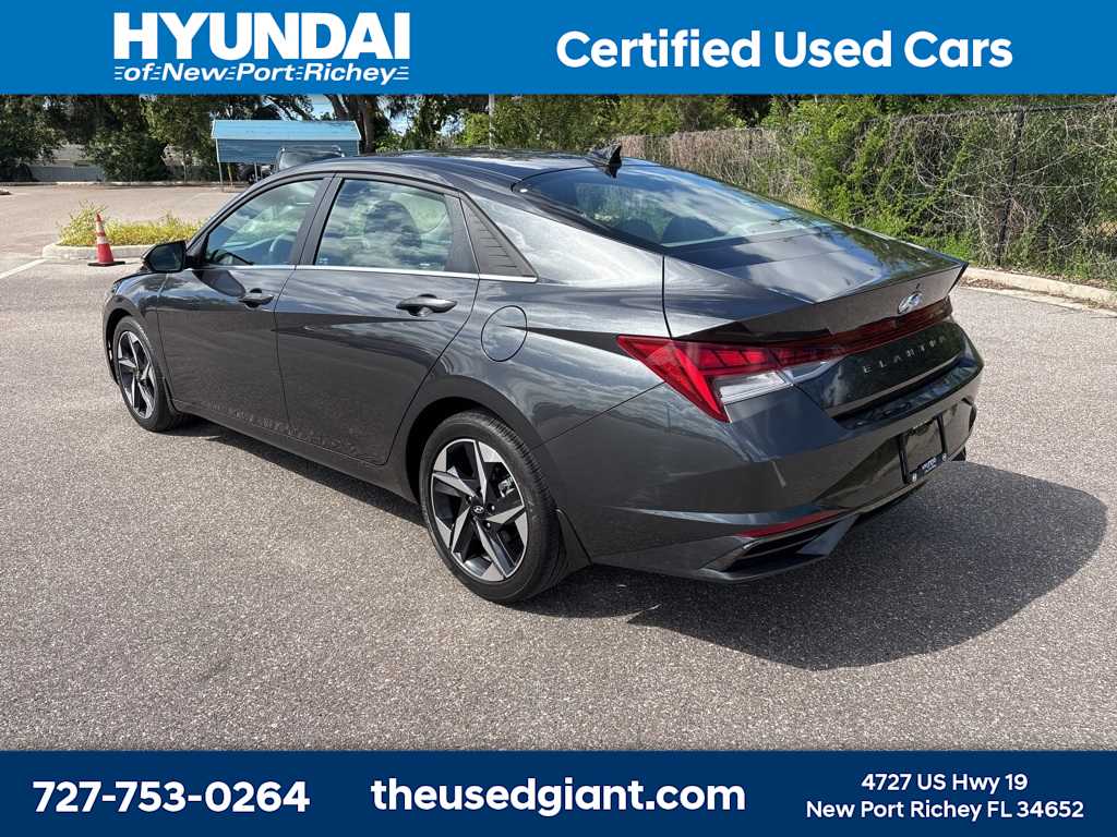 2022 Hyundai Elantra SEL 3