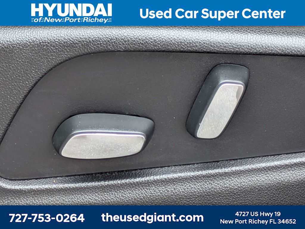 Thumbnail: 2018 Cadillac XT5 - 23