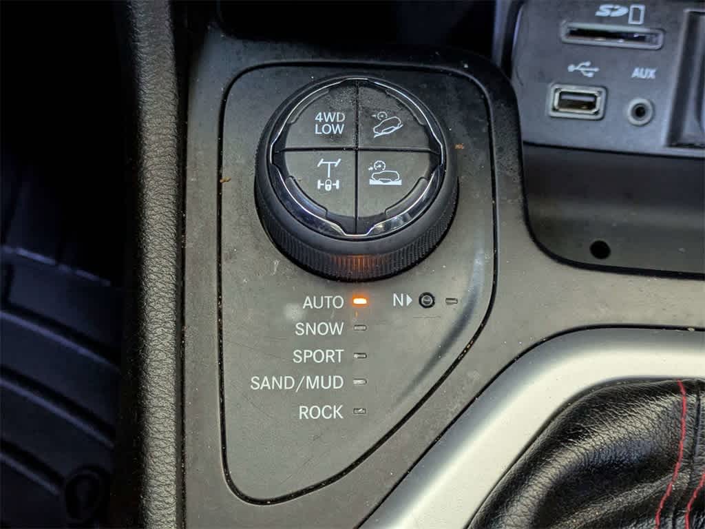 Thumbnail: 2017 Jeep Cherokee - 31