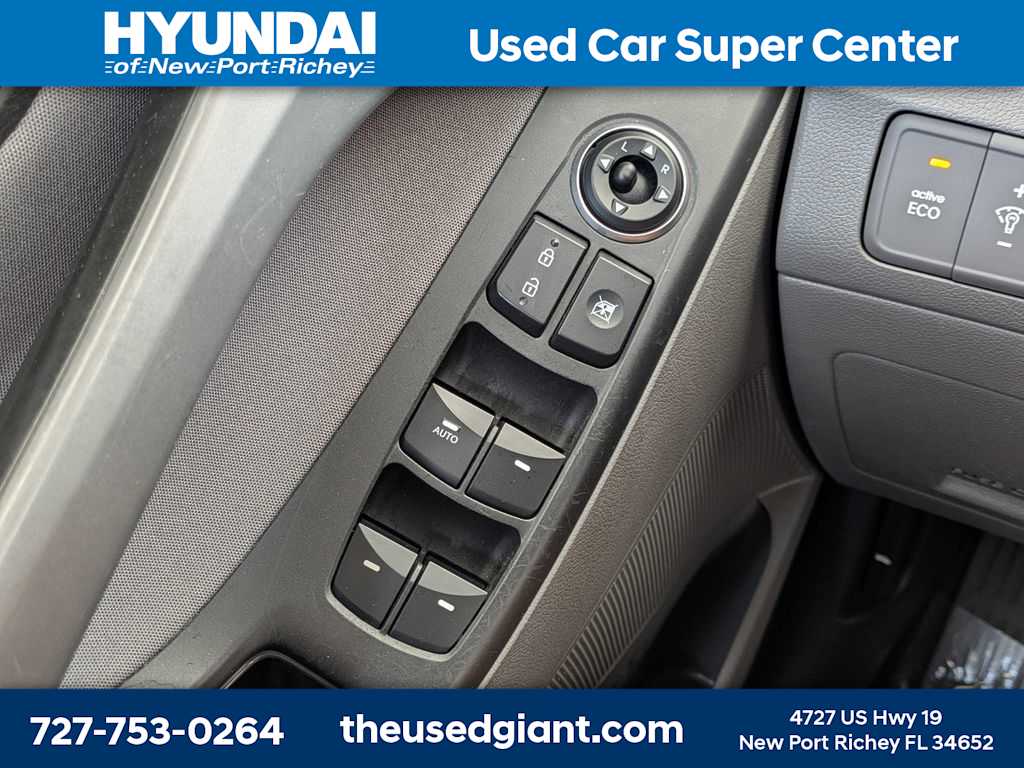 Thumbnail: 2016 Hyundai Elantra - 23