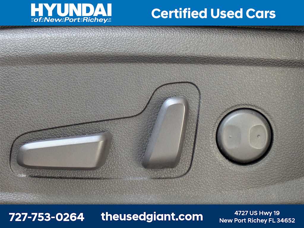 Thumbnail: 2020 Hyundai Santa Fe - 23