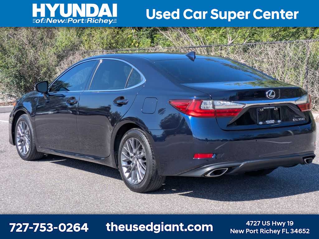 Thumbnail: 2018 Lexus ES - 3