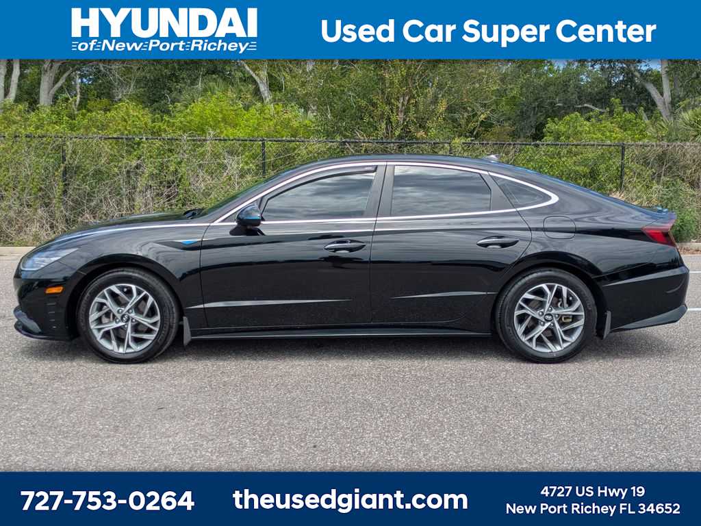 Thumbnail: 2023 Hyundai Sonata - 2