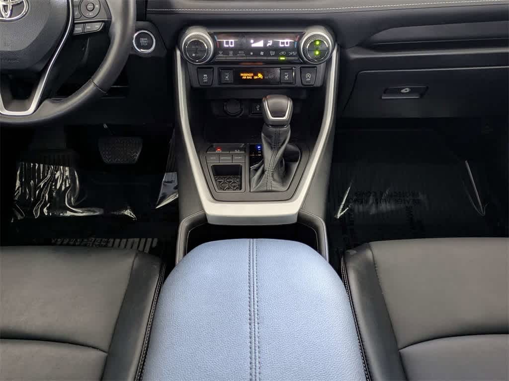 Thumbnail: 2022 Toyota RAV4 - 23