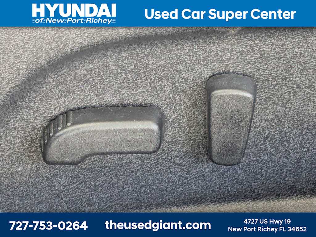 Thumbnail: 2014 Nissan Altima - 21
