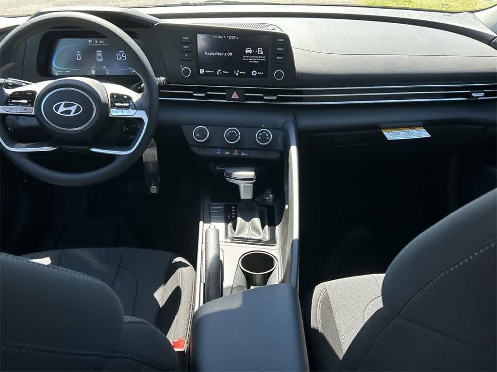 Thumbnail: 2025 Hyundai Elantra - 15