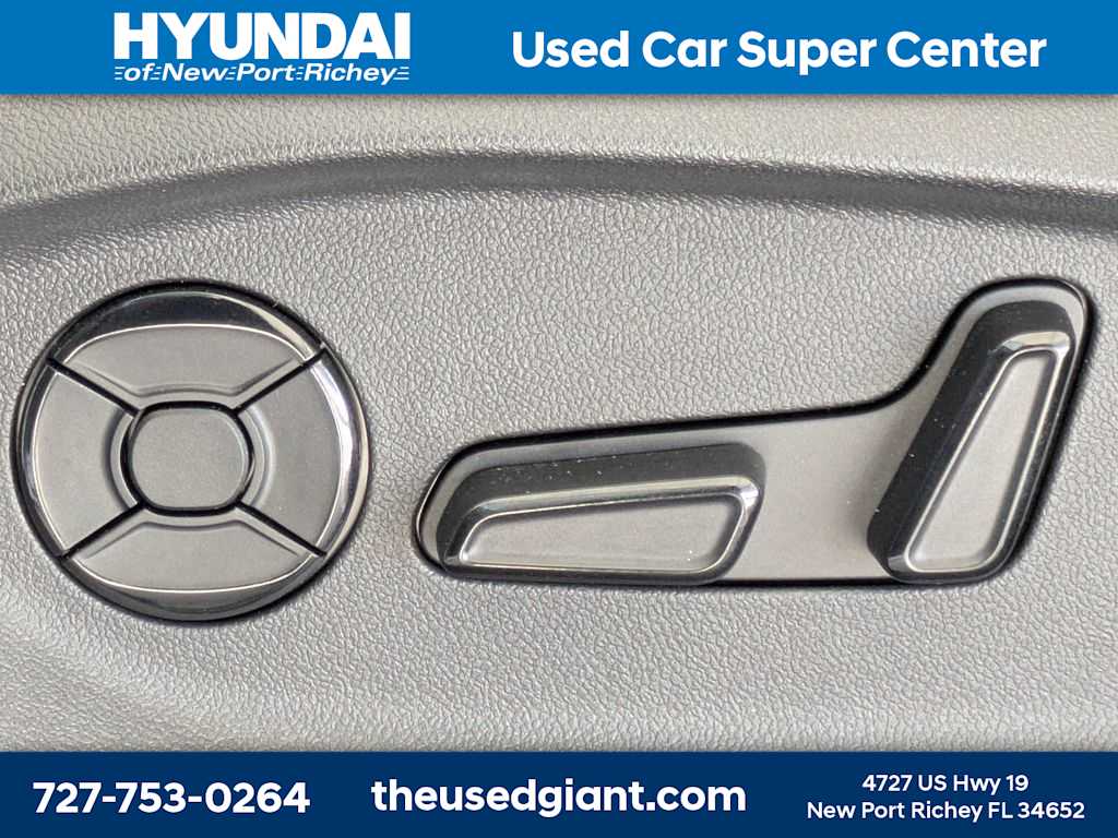 Thumbnail: 2025 Volkswagen Tiguan - 25