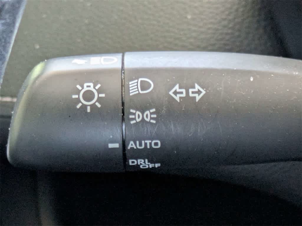 Thumbnail: 2022 Toyota RAV4 - 38