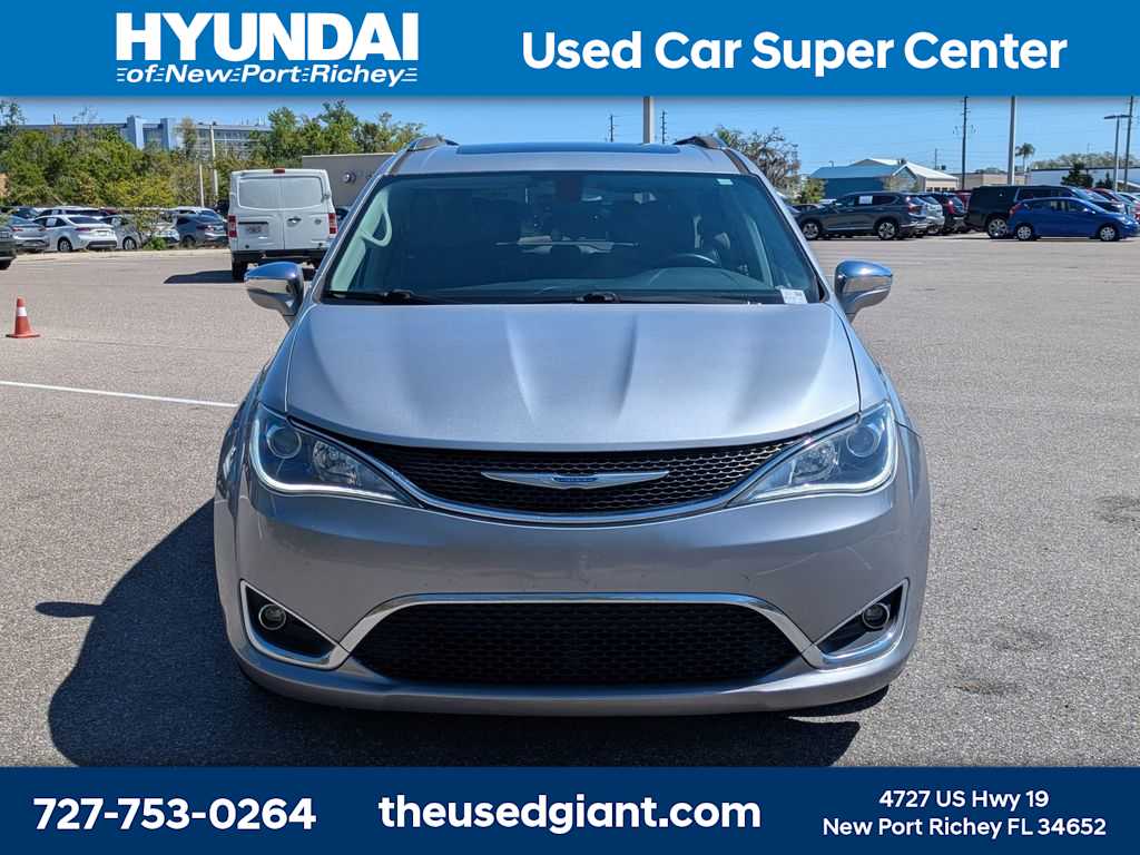 Thumbnail: 2018 Chrysler Pacifica - 8