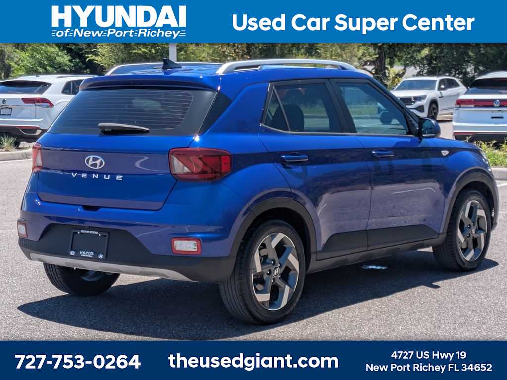 Thumbnail: 2022 Hyundai Venue - 5