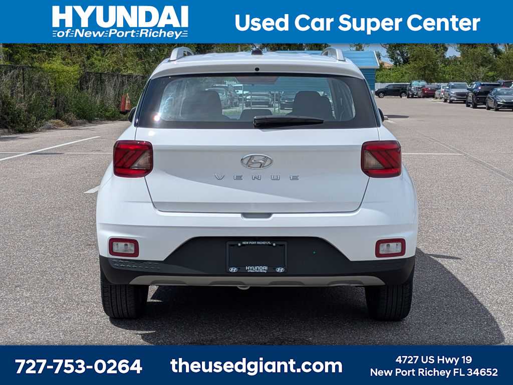Thumbnail: 2023 Hyundai Venue - 4