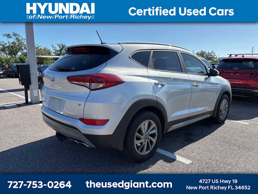 Thumbnail: 2017 Hyundai Tucson - 3