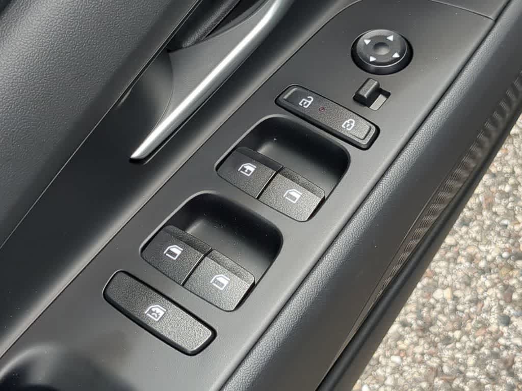 Thumbnail: 2025 Hyundai Elantra - 18