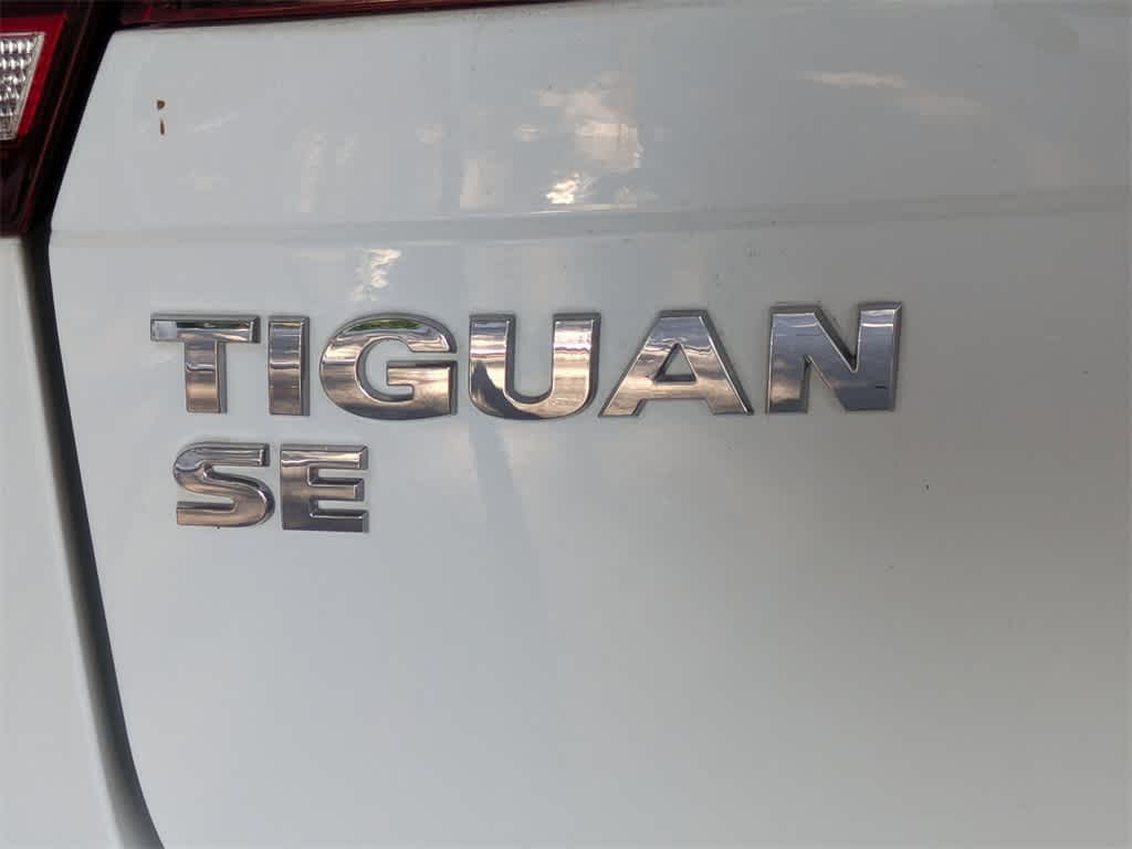 Thumbnail: 2021 Volkswagen Tiguan - 14