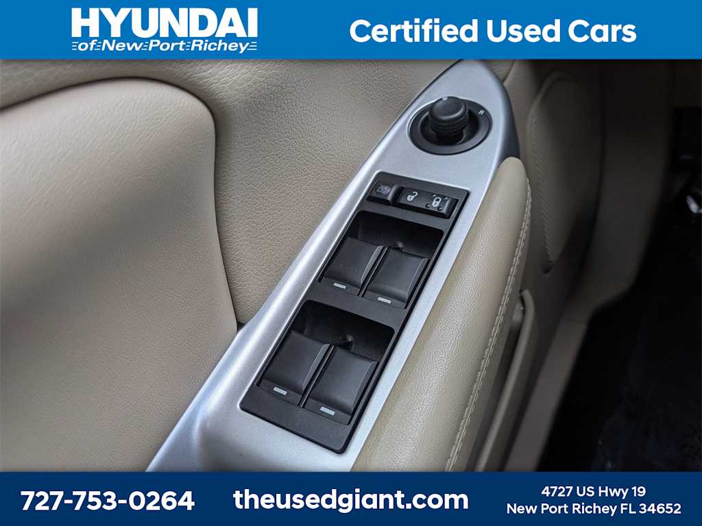 Thumbnail: 2011 Chrysler 200 - 27