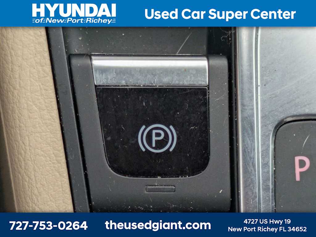 Thumbnail: 2013 Volkswagen CC - 25