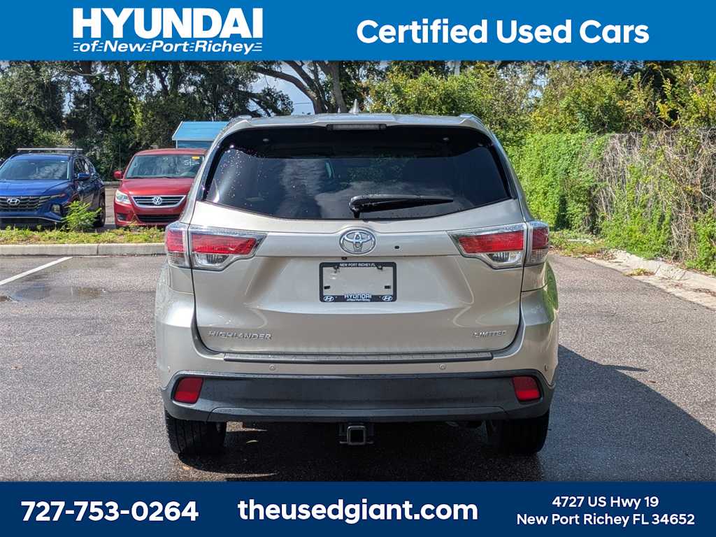 Thumbnail: 2016 Toyota Highlander - 4