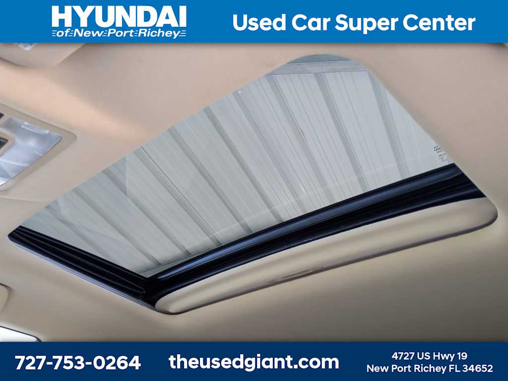 Thumbnail: 2016 Toyota Highlander - 26