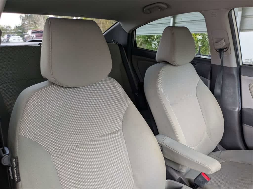 Thumbnail: 2013 Hyundai Accent - 6