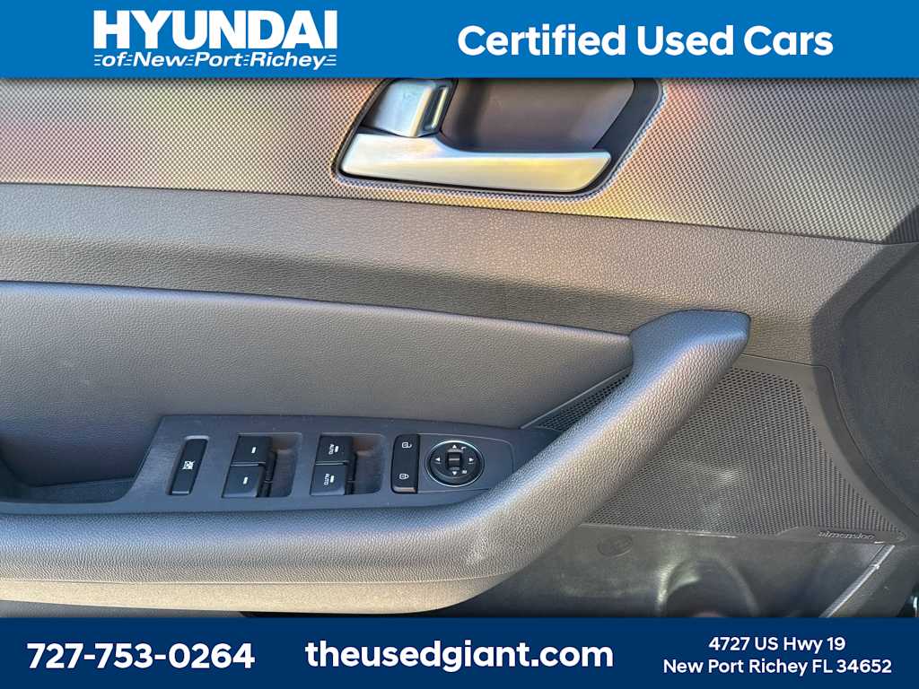 Thumbnail: 2015 Hyundai Sonata - 10
