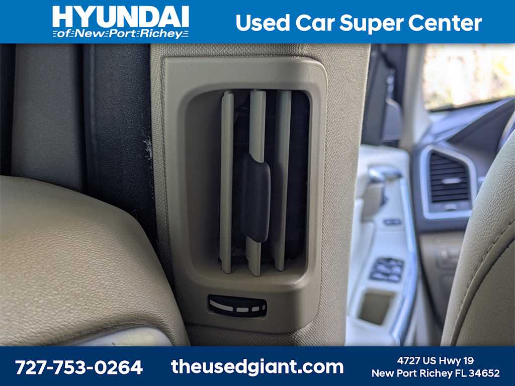 Thumbnail: 2015 Volvo XC60 - 17