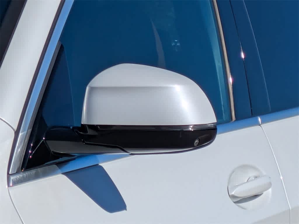 Thumbnail: 2023 BMW X5 - 11