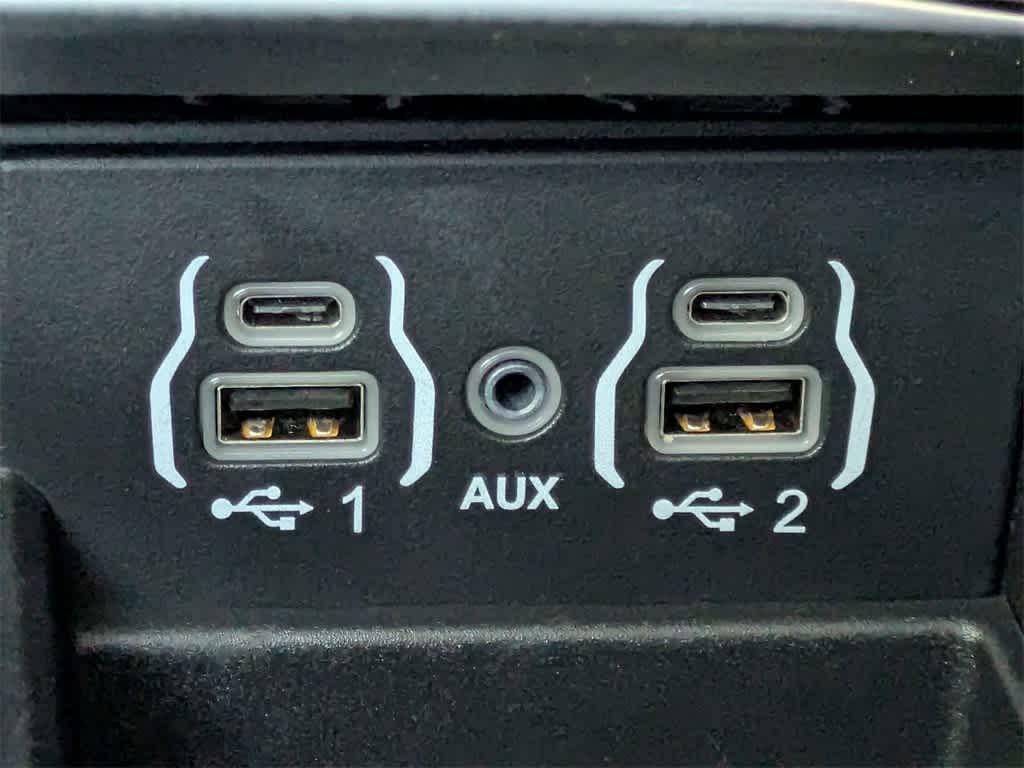 Thumbnail: 2022 Chrysler Pacifica - 44