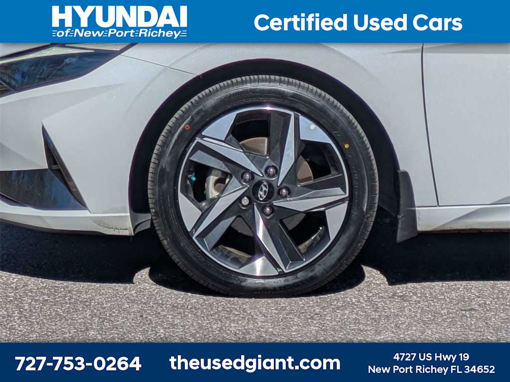 Thumbnail: 2022 Hyundai Elantra - 10