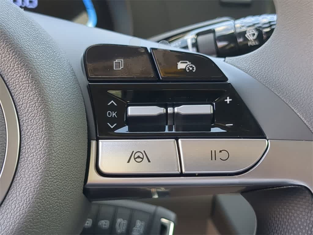 Thumbnail: 2025 Hyundai Elantra - 24