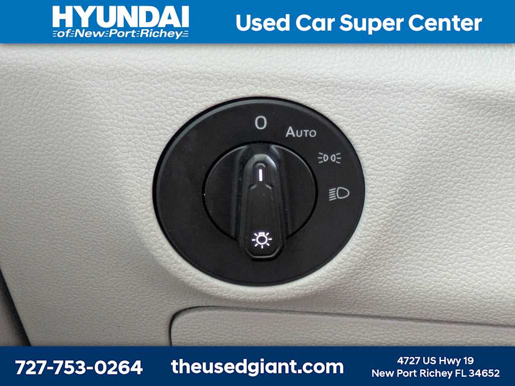 Thumbnail: 2019 Volkswagen Jetta - 28