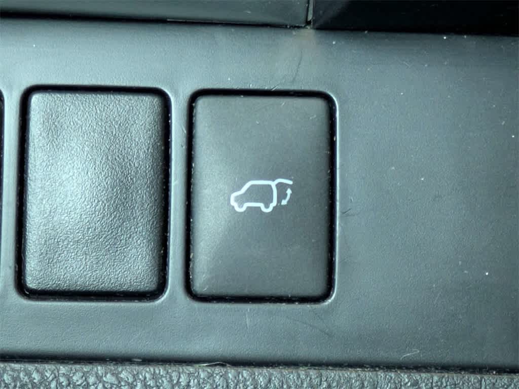 Thumbnail: 2014 Toyota Highlander - 34