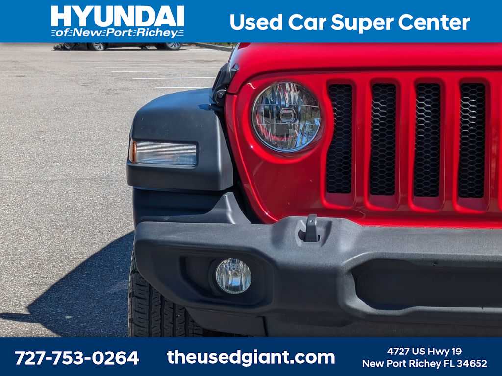 Thumbnail: 2022 Jeep Wrangler - 9