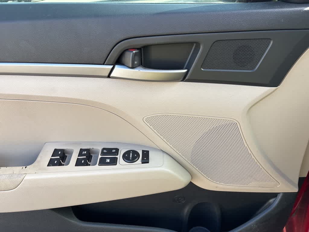 Thumbnail: 2018 Hyundai Elantra - 10